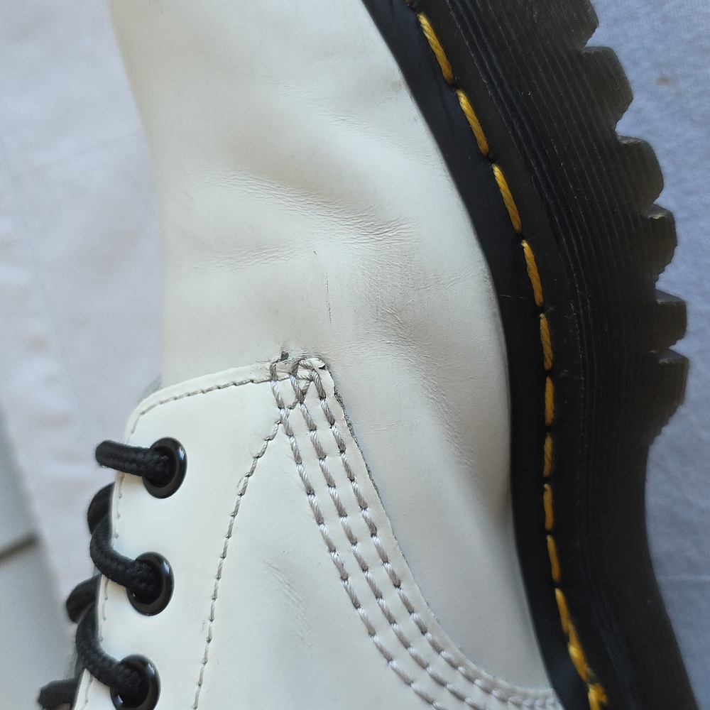 Dr. Martens White Boots with Black Soles Womens Size 7,  Mens Size 6 - Picture 16 of 17